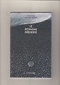 <center>
Toi, qu'un chemin tout autant sinueux que le mien a conduit à me lire,<br>
si je le peux, je voudrais t'offrir autant de tendresse<br>
et de larmes de joie qu'il y a d'éclats dans le trésor<br>
dont je me suis si patiemment nourri.<br>
Puissent continuer de briller les regards bienveillants<br>
que j'ai eu le bonheur de croiser...<br>
F I N<br>
<i>Christophe Sidamon-Pesson Ouvrage de Christophe Sidamon Pesson photographe animalier poète
LE ROYAUME PRÉSERVÉ 
Editions HESSE 