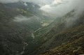 <center>Tout au fond le village de Valnontey. Cette image permet de mesurée la largeur de cette vallée.<br>Dans son prolongement la vallée de Cogne. Vallée de Valnontey. Vallée de Cogne. Aoste. Italie. 
